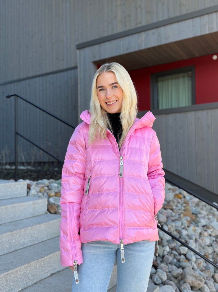 Erika Lux SS - Pink
