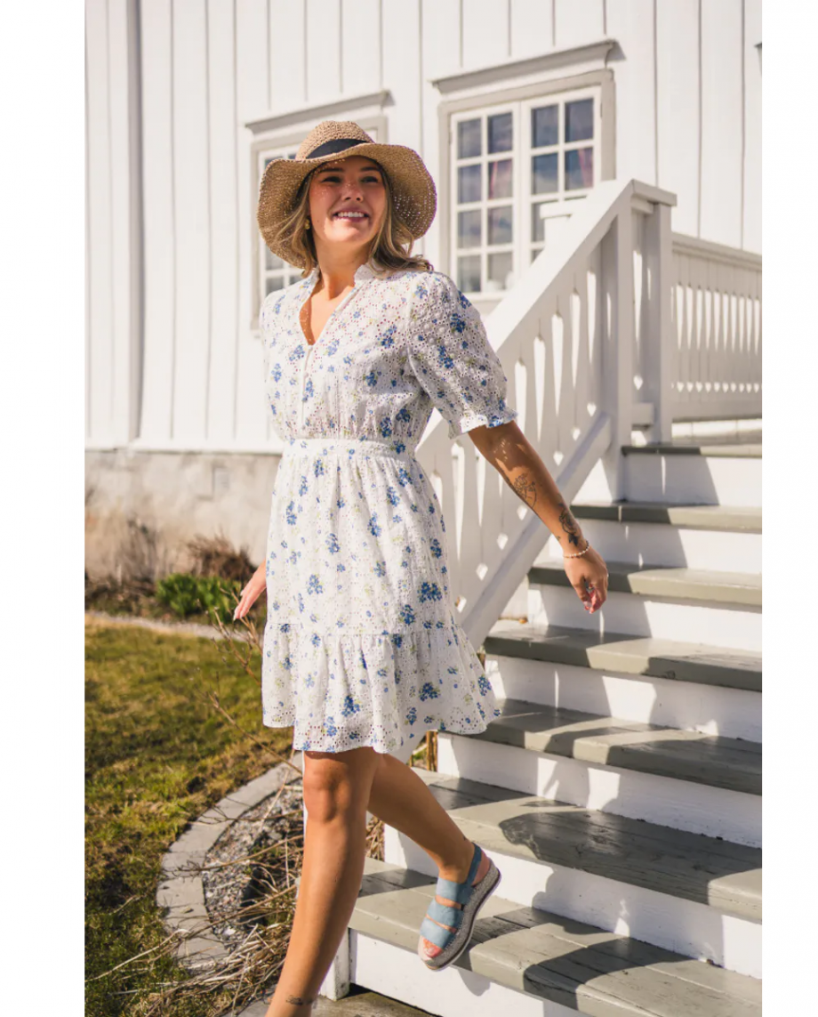 Eivor 2/4 dress AOP - F blue flowers