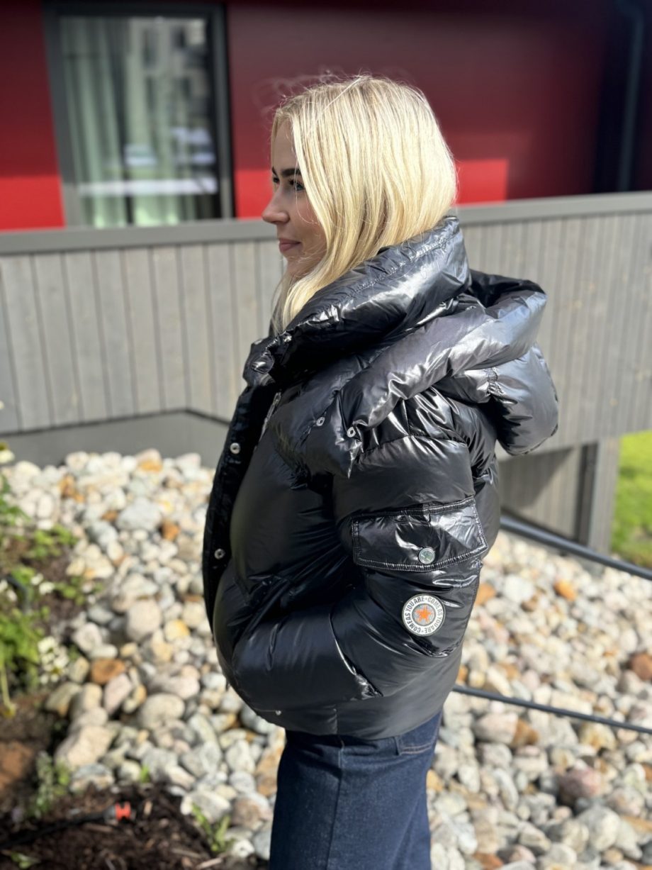 Debbie - Black