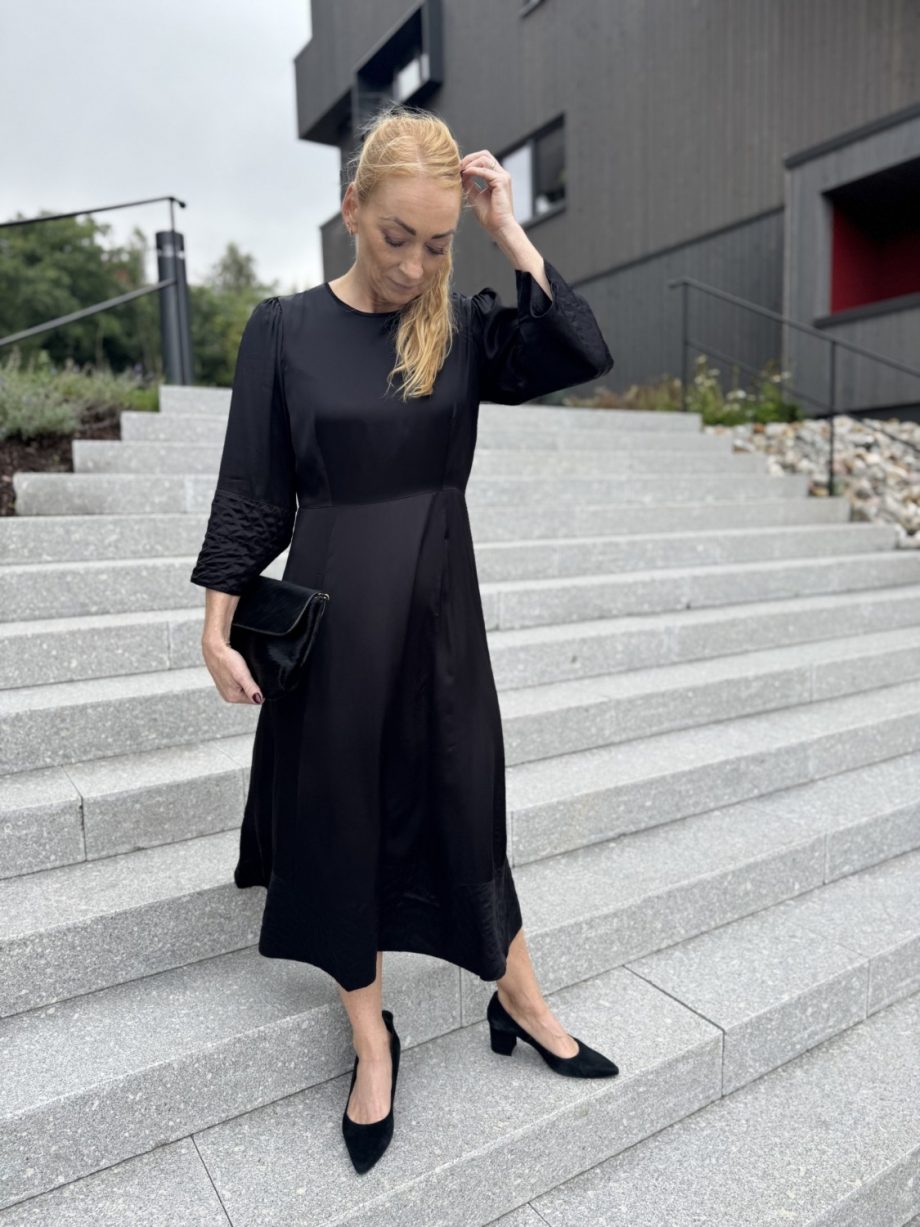 Satin smocking dress - Black