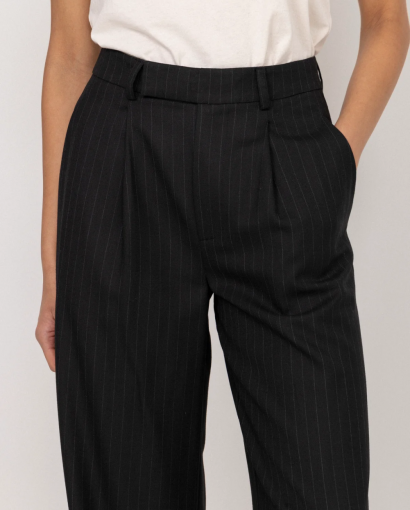 Billie - Pinstripe Black