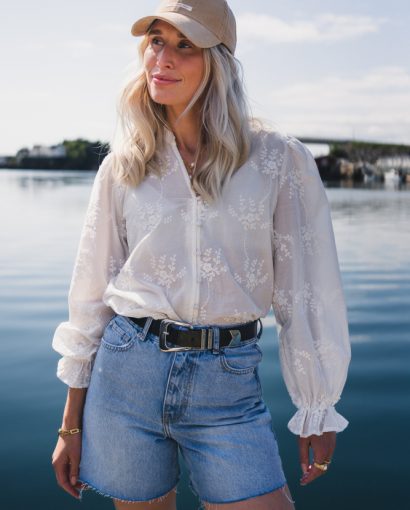 Camilla shirt EMB - Bright white