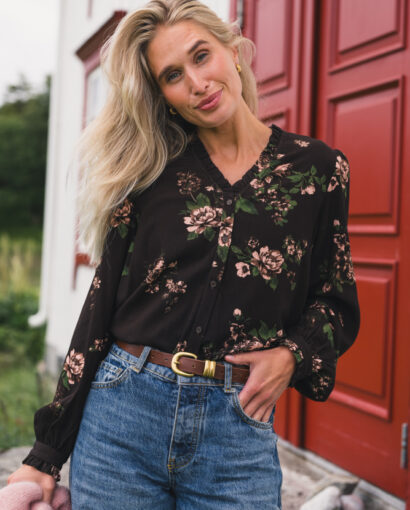Irene V shirt AOP - Misty rose flower